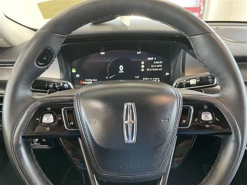Used 2023 Lincoln Aviator AWD image 15