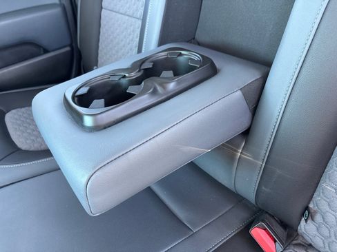 Used 2019 Chevrolet Colorado Z71 image 25