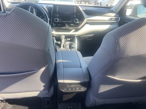 Used 2021 Toyota Highlander L image 13
