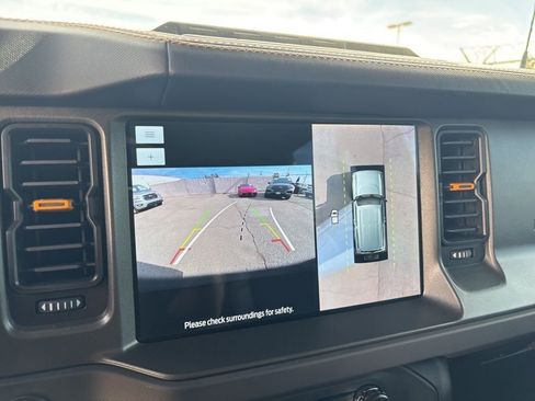 Used 2024 Ford Bronco Badlands image 18