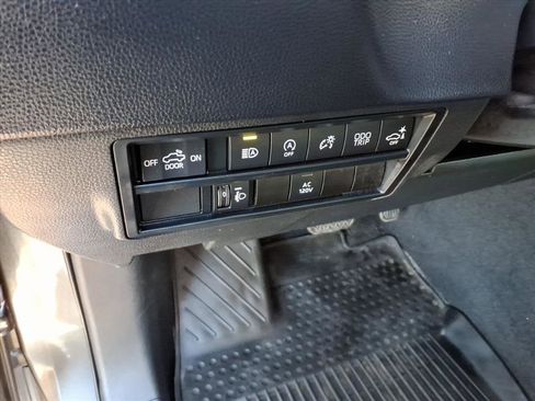 Used 2023 Toyota Tundra SR5 w/ SR5 Premium Package AWD/4WD image 27