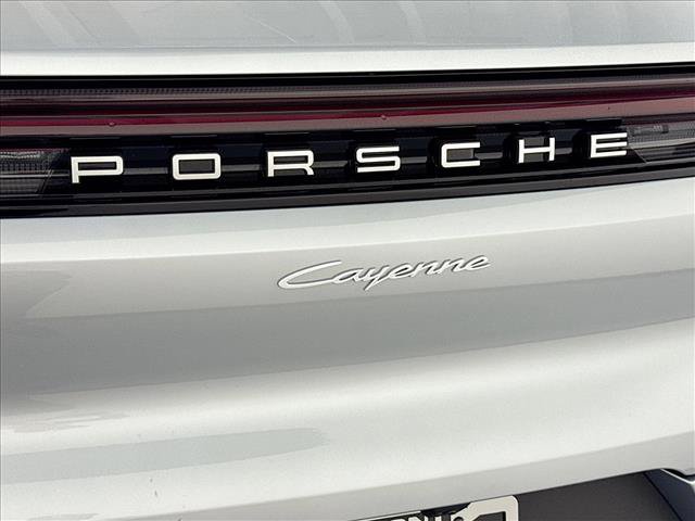Used 2026 Porsche Cayenne AWD/4WD image 26