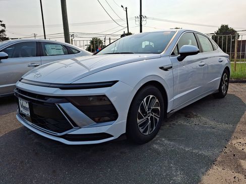 New 2026 Hyundai Sonata Blue FWD image 2