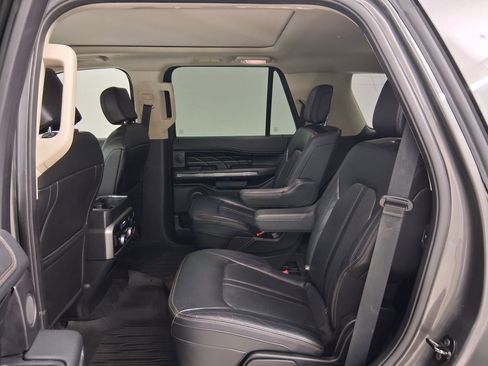 Used 2018 Ford Expedition Platinum AWD/4WD image 14