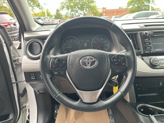Used 2017 Toyota RAV4 XLE FWD image 13