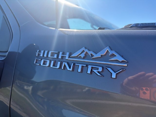 Used 2024 Chevrolet Silverado 3500 High Country w/ Technology Package AWD/4WD image 5