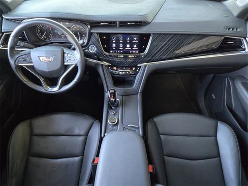 Used 2025 Cadillac XT6 Premium Luxury image 21