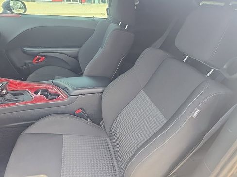 Used 2022 Dodge Challenger R/T image 9