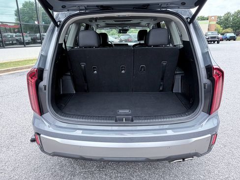 Used 2025 Kia Telluride S AWD/4WD image 9