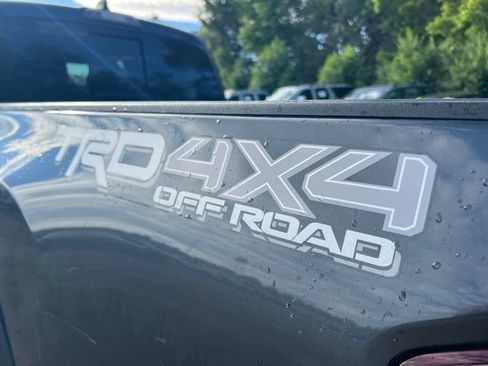 Used 2022 Toyota Tacoma TRD Off-Road AWD/4WD image 13