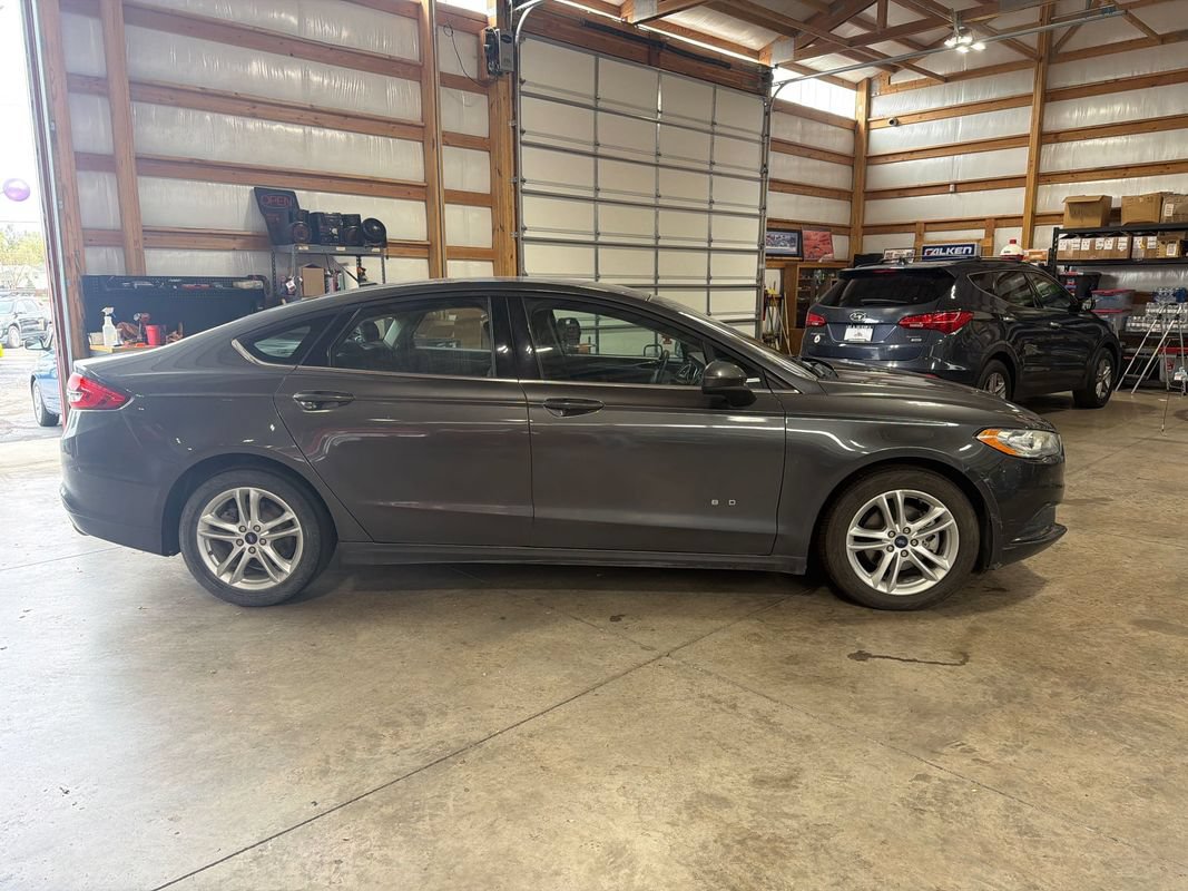 Used 2018 Ford Fusion SE FWD image 7