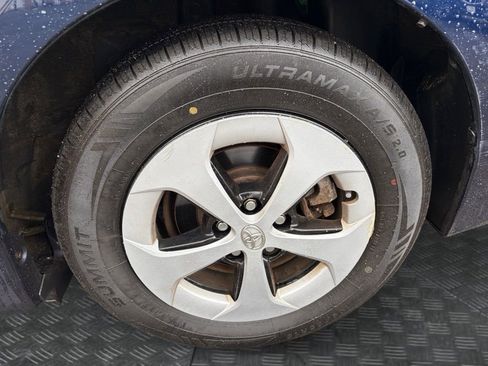 Used 2015 Toyota Prius One image 9