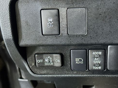 Used 2022 Toyota Tacoma TRD Off-Road image 16