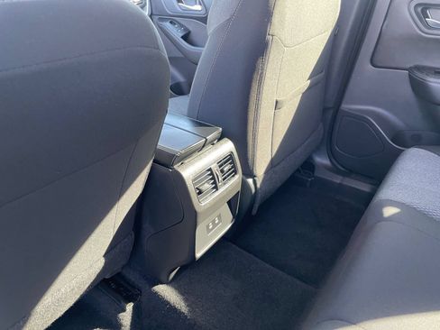 Used 2025 Nissan Rogue SV FWD image 24