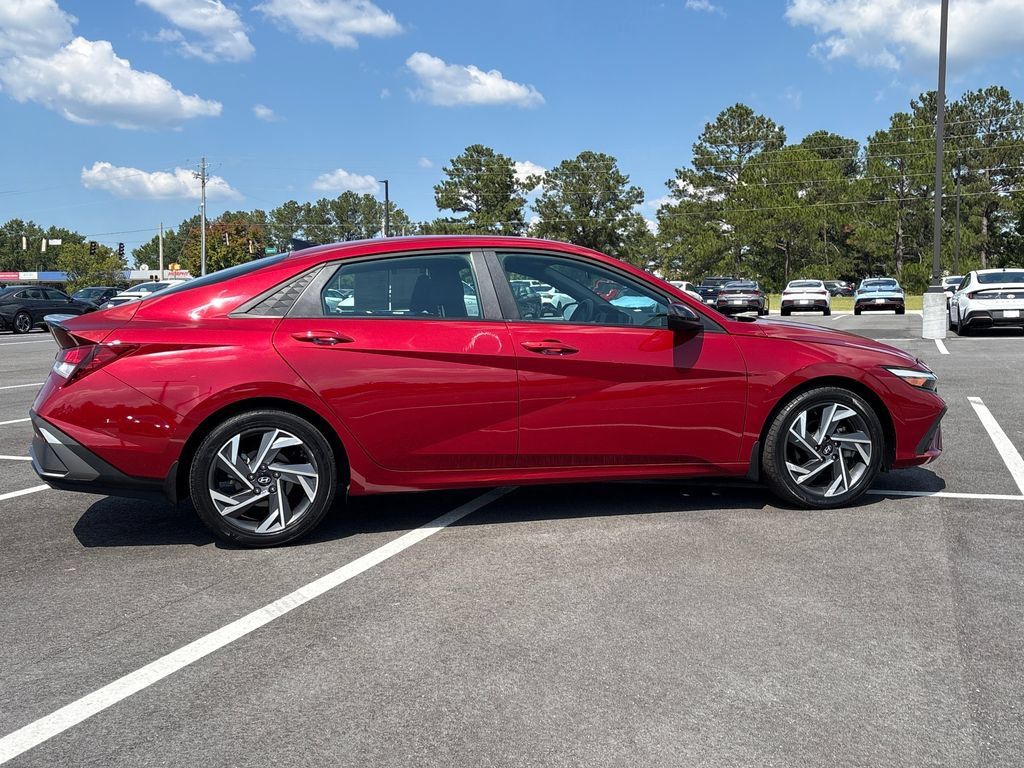 Used 2025 Hyundai Elantra Sport FWD image 28