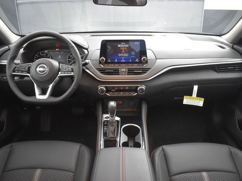 New 2025 Nissan Altima 2.5 SR image 9