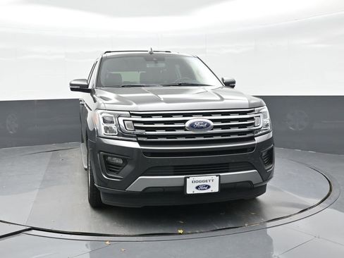 Certified 2018 Ford Expedition XLT w/ Equipment Group 202A image 17