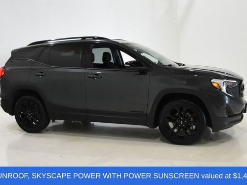 Used 2021 GMC Terrain SLT w/ Infotainment Package II image 3