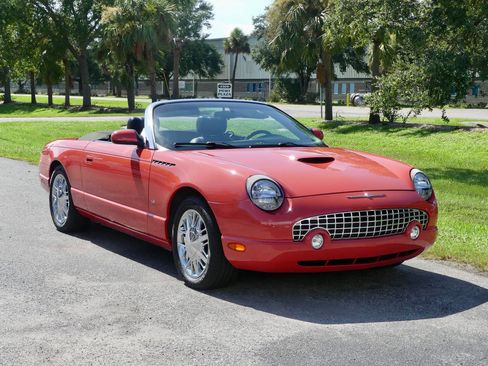 Used 2003 Ford Thunderbird image 26