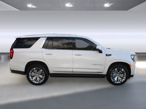 Used 2021 GMC Yukon Denali w/ Denali Premium Package image 8