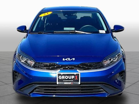 Used 2023 Kia Forte LXS w/ LXS Technology Package FWD image 3