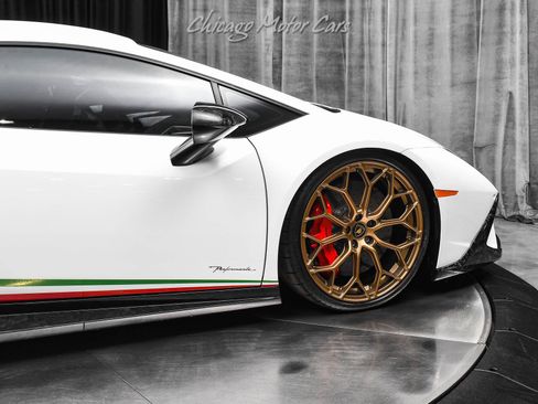 Used 2018 Lamborghini Huracan Performante AWD/4WD image 42