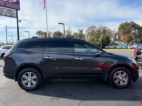 Used 2016 Chevrolet Traverse LT image 10