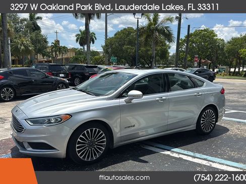 Used 2018 Ford Fusion SE w/ Equipment Group 602A FWD image 6