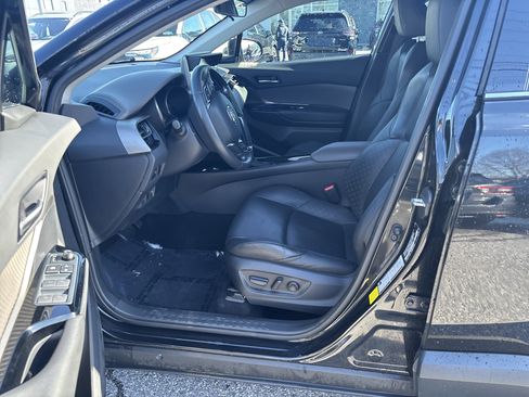 Used 2021 Toyota C-HR Limited image 30