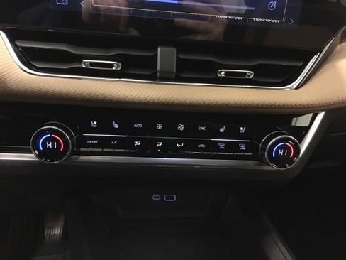 New 2026 Chevrolet Equinox ACTIV w/ Convenience Package III AWD/4WD image 20
