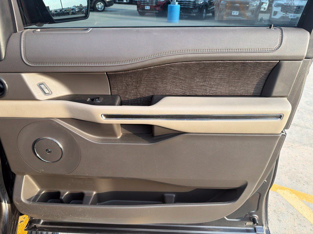 Used 2021 Ford Expedition Max Limited AWD/4WD image 41