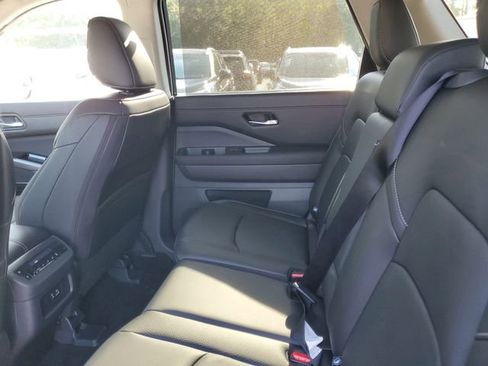 New 2025 Nissan Pathfinder SL image 26