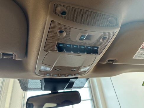 Used 2022 Ford F250 Lariat w/ Chrome Package image 21