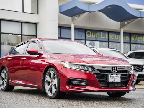 Used 2018 Honda Accord Touring image 1