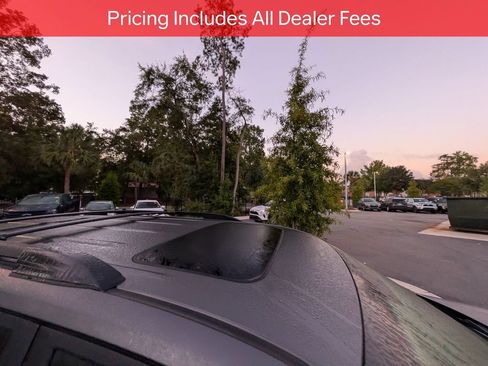 Used 2012 Toyota Highlander SE w/ Tow Pkg AWD/4WD image 11