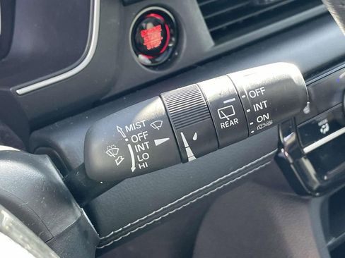 Used 2025 Honda Pilot Touring image 24