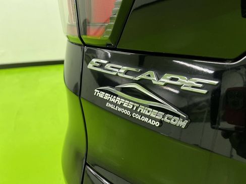 Used 2018 Ford Escape SE FWD image 12