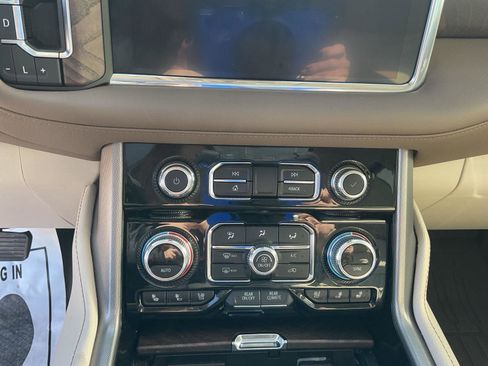 Used 2023 GMC Yukon XL Denali image 14