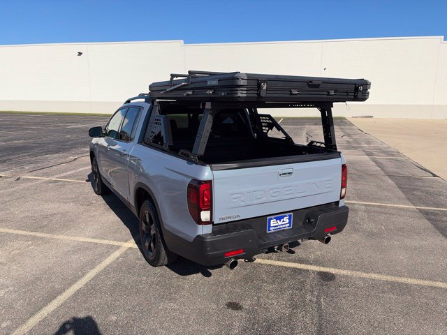 Used 2025 Honda Ridgeline Black Edition image 4