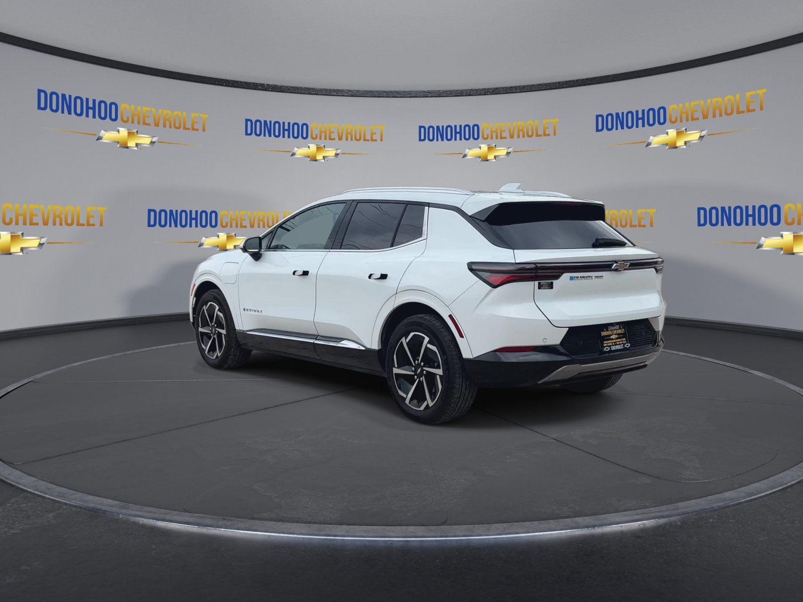 Used 2024 Chevrolet Equinox EV LT AWD/4WD image 9