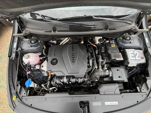 Used 2025 Kia Sportage LX image 31