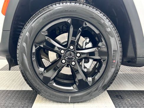 New 2026 Jeep Grand Cherokee Limited image 8