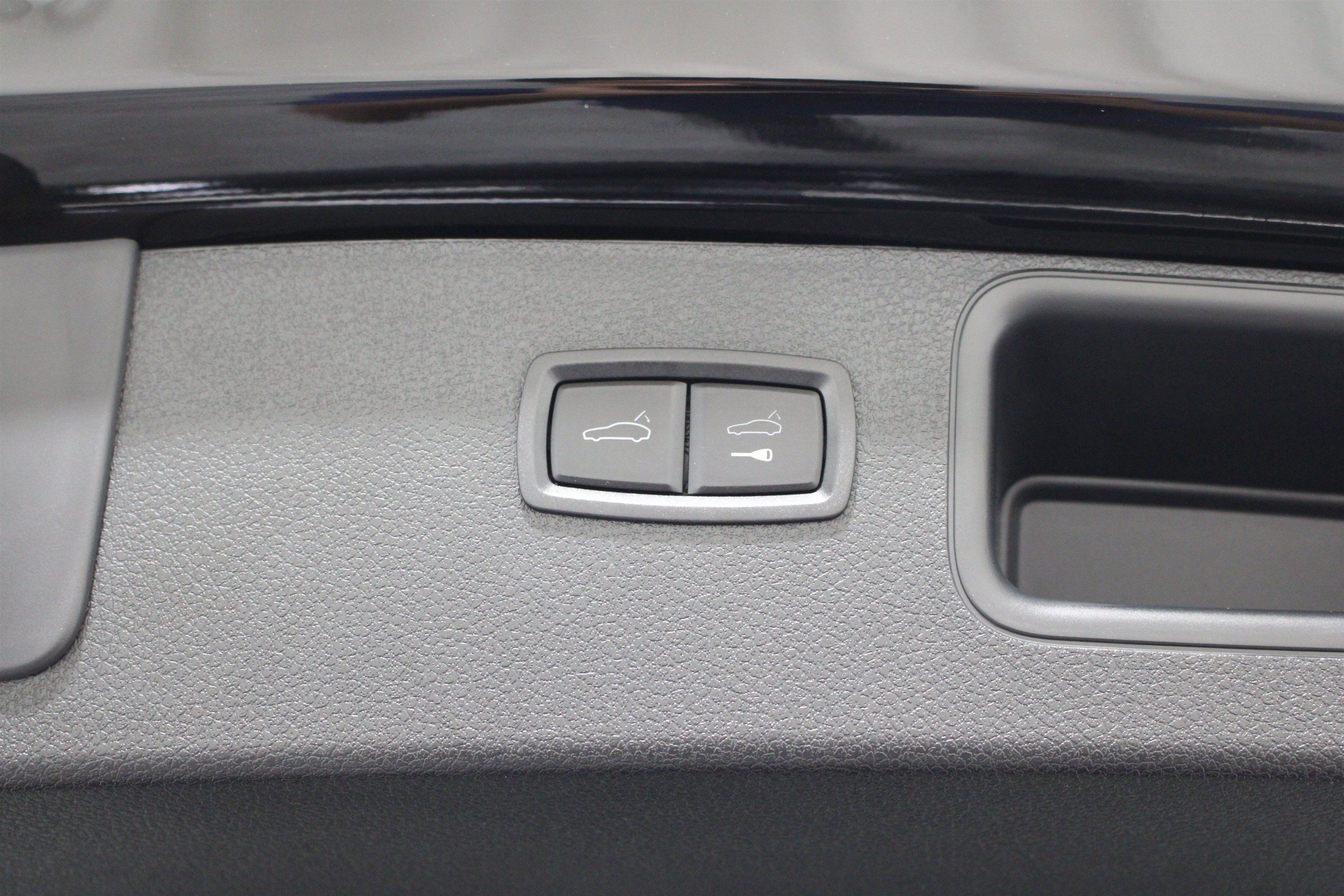 Used 2024 Porsche Macan AWD/4WD image 22