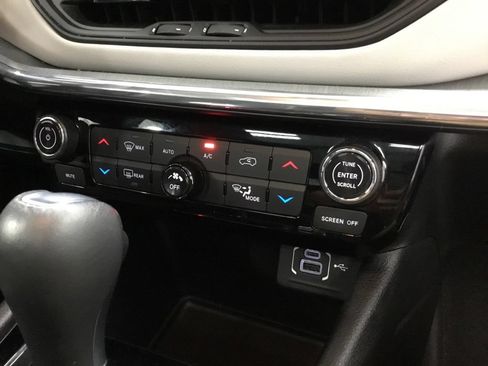 Used 2023 Jeep Compass Limited w/ Sun and Sound Group AWD/4WD image 27