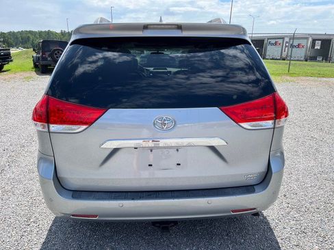 Used 2011 Toyota Sienna Limited w/ Premium Pkg AWD/4WD image 8