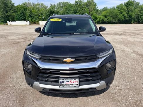 Used 2022 Chevrolet TrailBlazer LT w/ Convenience Package AWD/4WD image 2