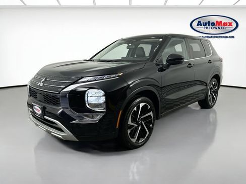 Used 2023 Mitsubishi Outlander SE image 4