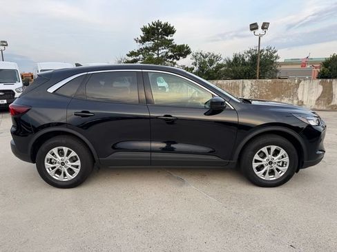 Used 2023 Ford Escape Active AWD/4WD image 4
