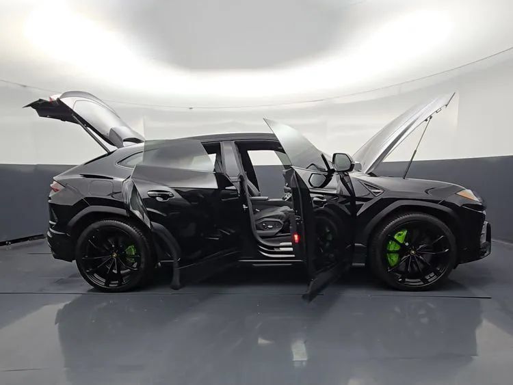 Used 2022 Lamborghini Urus AWD/4WD image 22