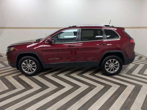 Used 2019 Jeep Cherokee Latitude Plus w/ Comfort/Convenience Group image 3